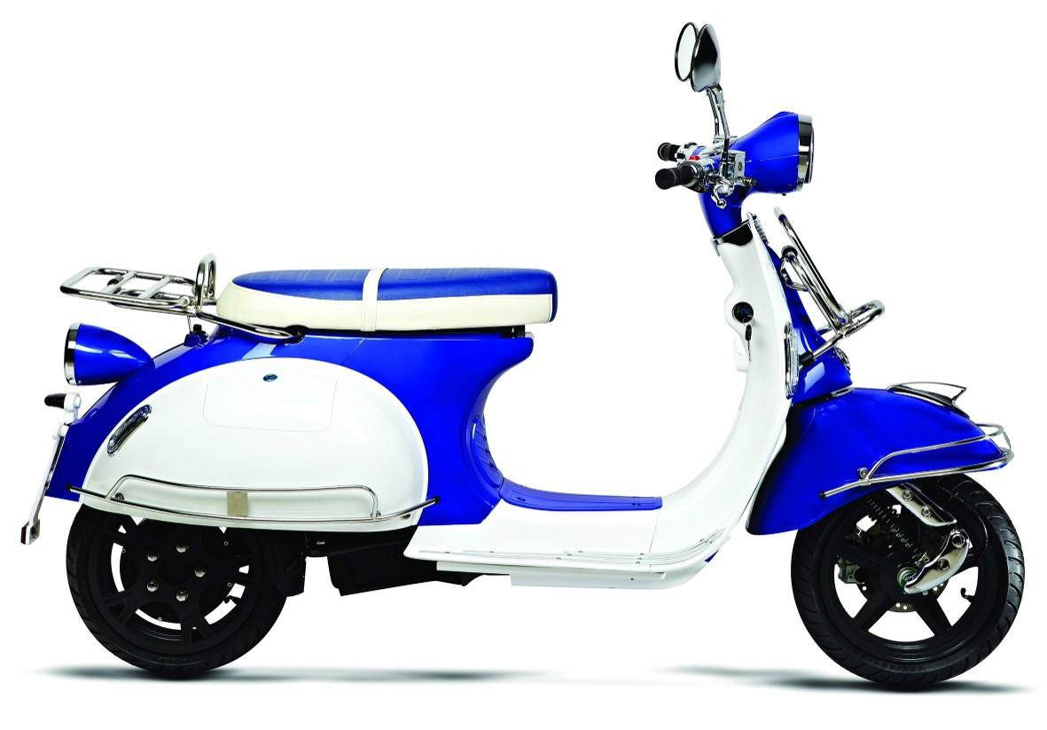 Scooter in stile retro chic. In blu e bianco.